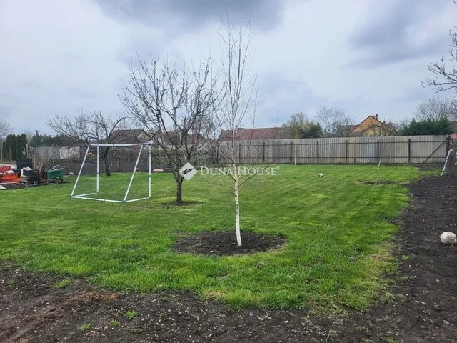 Eladó telek Szeged 685 nm