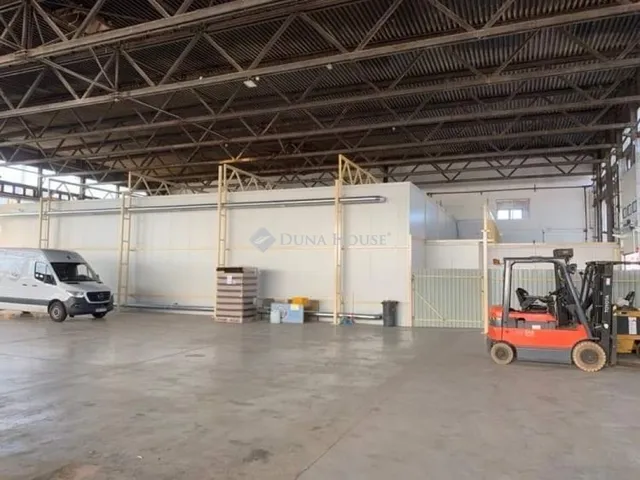 Eladó kereskedelmi és ipari ingatlan Hódmezővásárhely 1800 nm
