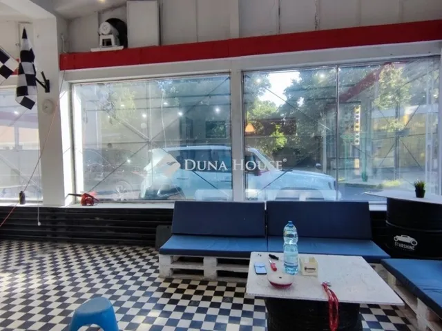 Eladó kereskedelmi és ipari ingatlan Hódmezővásárhely 206 nm