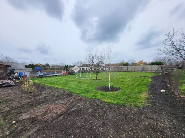 Eladó telek Szeged 685 nm