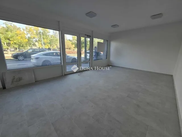 Eladó kereskedelmi és ipari ingatlan Szeged 54 nm