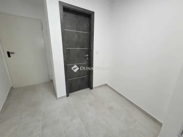 Eladó kereskedelmi és ipari ingatlan Szeged 54 nm