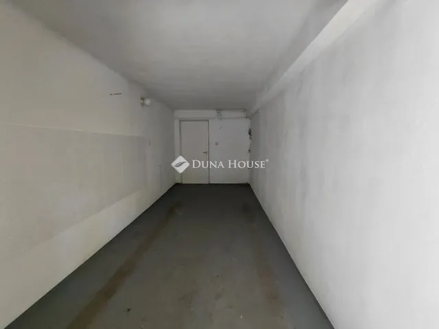 Eladó garázs Szeged 14 nm