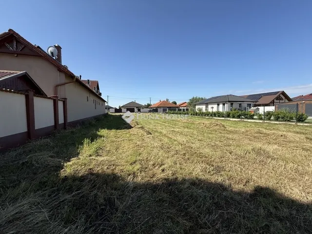 Eladó telek Deszk 832 nm