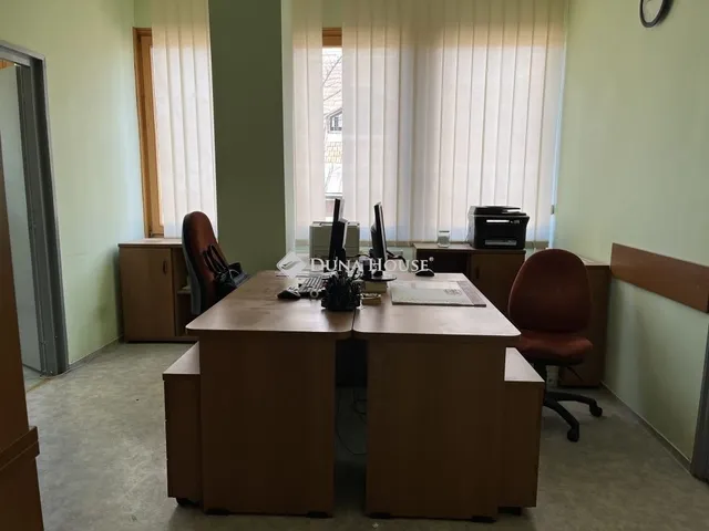 Eladó kereskedelmi és ipari ingatlan Szeged 73 nm