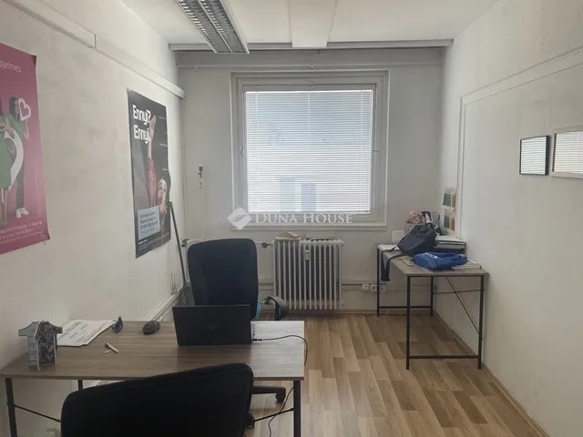 Eladó kereskedelmi és ipari ingatlan Szeged 24 nm