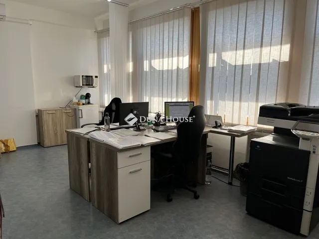 Eladó kereskedelmi és ipari ingatlan Szeged 41 nm