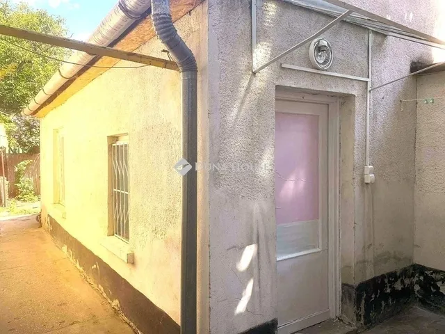 Eladó ház Szeged 42 nm