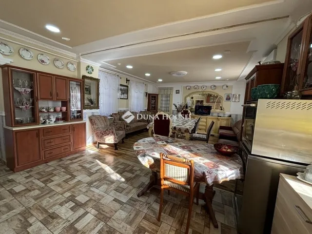 Eladó ház Szarvas 270 nm