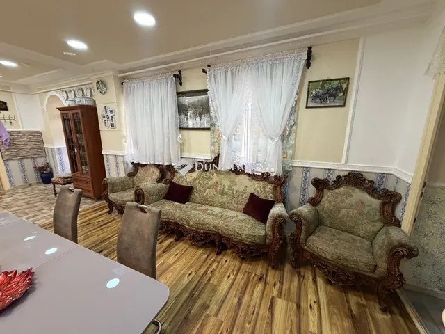 Eladó ház Szarvas 270 nm