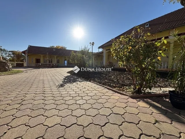 Eladó ház Szarvas 270 nm