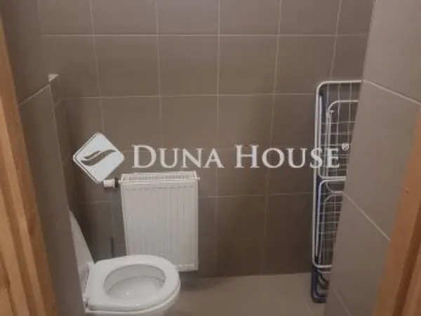 Eladó kereskedelmi és ipari ingatlan Szeged 175 nm