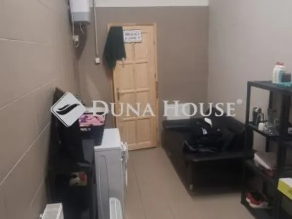 Eladó kereskedelmi és ipari ingatlan Szeged 175 nm