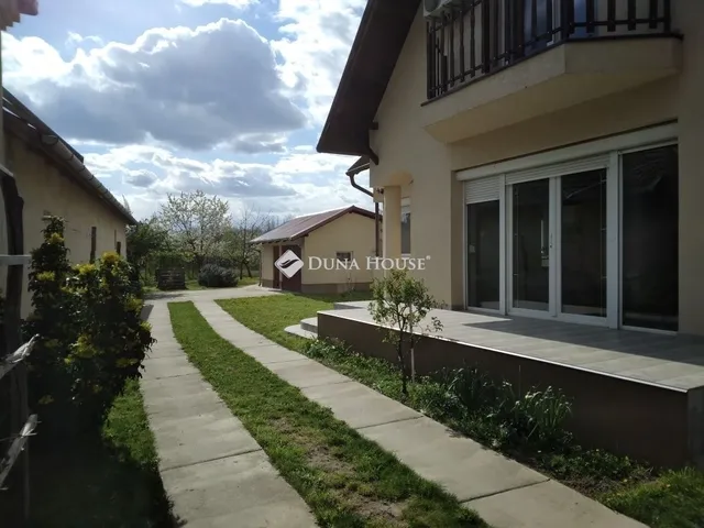 Eladó ház Szeged 180 nm