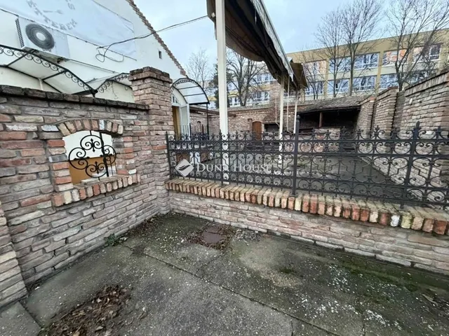 Eladó kereskedelmi és ipari ingatlan Hódmezővásárhely 330 nm