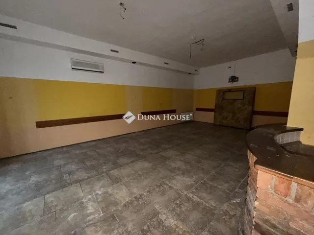 Eladó kereskedelmi és ipari ingatlan Hódmezővásárhely 330 nm
