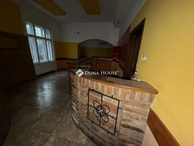 Eladó kereskedelmi és ipari ingatlan Hódmezővásárhely 330 nm