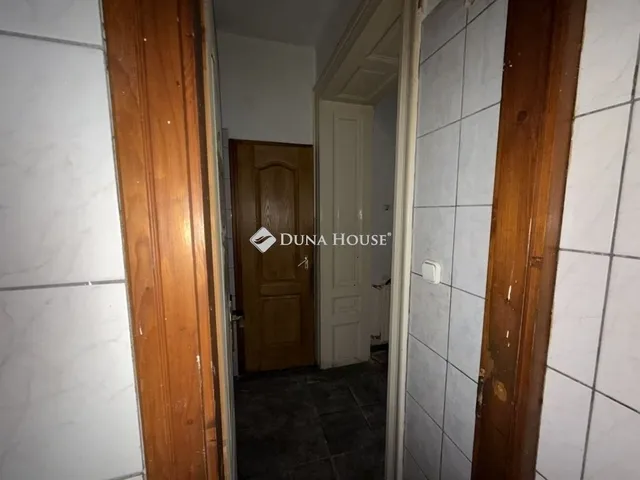 Eladó kereskedelmi és ipari ingatlan Hódmezővásárhely 330 nm