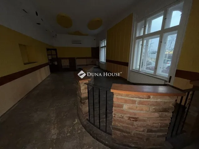 Eladó kereskedelmi és ipari ingatlan Hódmezővásárhely 330 nm