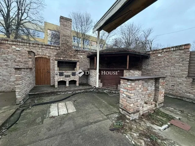 Eladó kereskedelmi és ipari ingatlan Hódmezővásárhely 330 nm