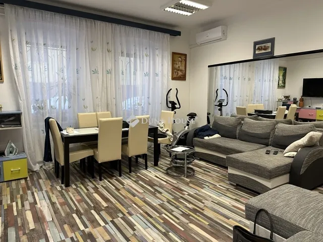 Eladó lakás Szeged 76 nm