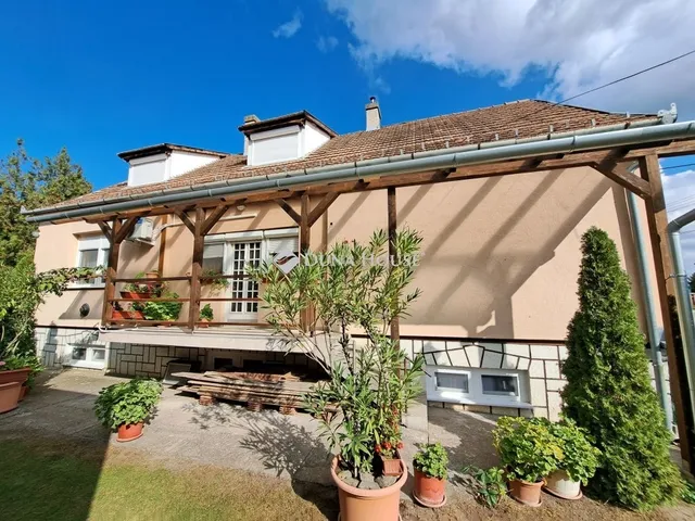 Eladó ház Baja 180 nm