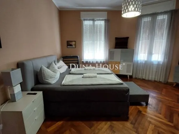 Eladó kereskedelmi és ipari ingatlan Baja 110 nm