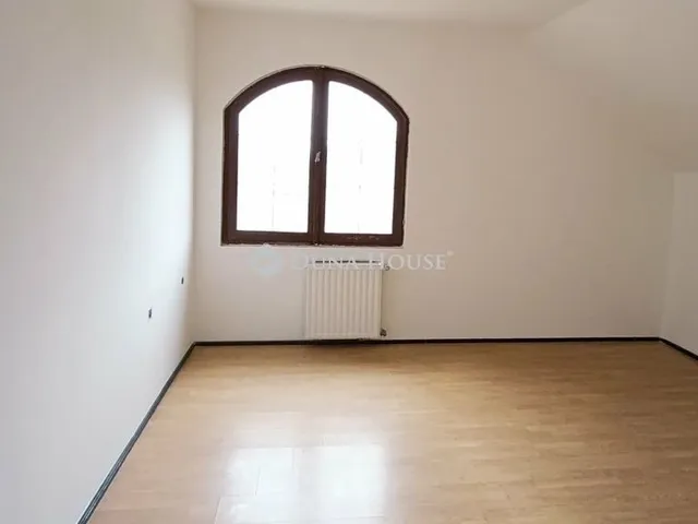 Eladó ház Sándorfalva 193 nm