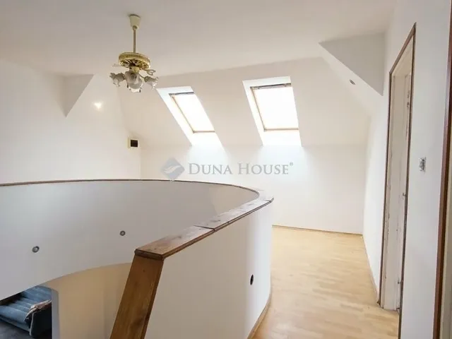 Eladó ház Sándorfalva 193 nm