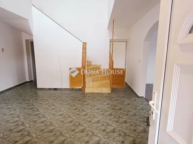 Eladó ház Sándorfalva 193 nm