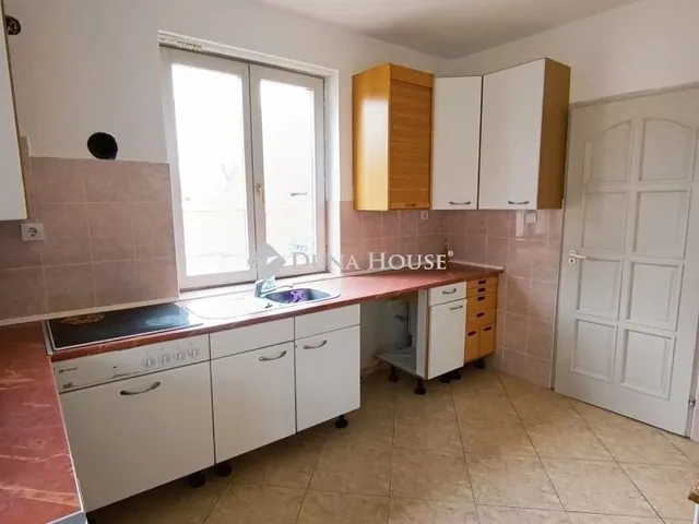 Eladó ház Sándorfalva 193 nm