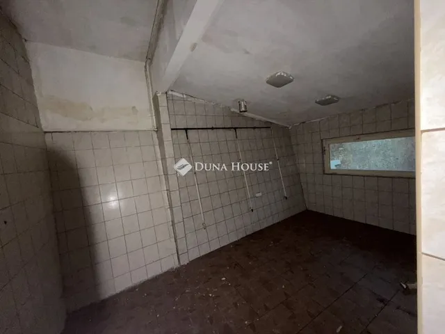 Eladó kereskedelmi és ipari ingatlan Hódmezővásárhely 330 nm