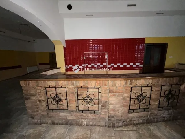 Eladó kereskedelmi és ipari ingatlan Hódmezővásárhely 330 nm