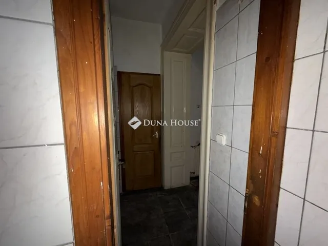 Eladó kereskedelmi és ipari ingatlan Hódmezővásárhely 330 nm