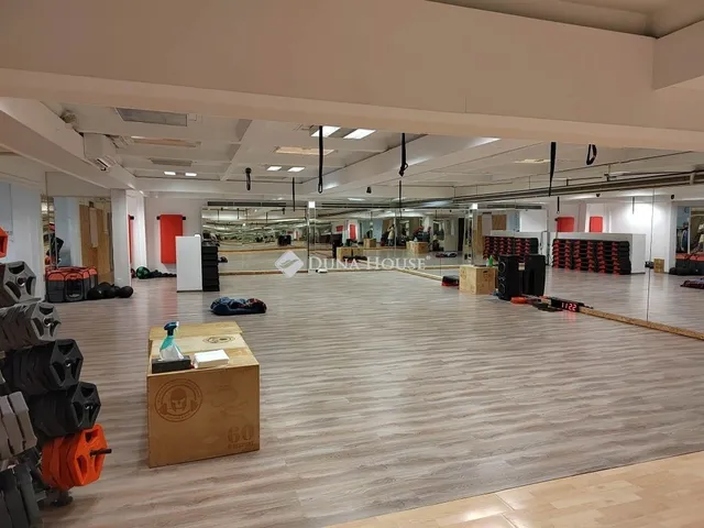 Eladó kereskedelmi és ipari ingatlan Szeged 270 nm