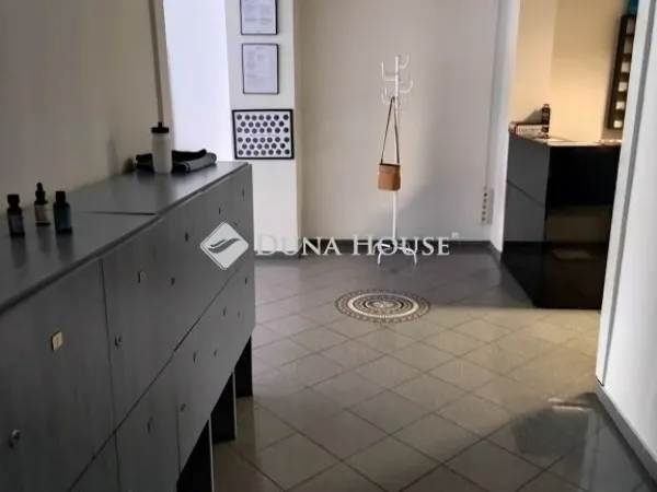 Eladó kereskedelmi és ipari ingatlan Szeged 270 nm