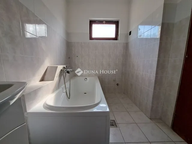 Eladó ház Baja 234 nm