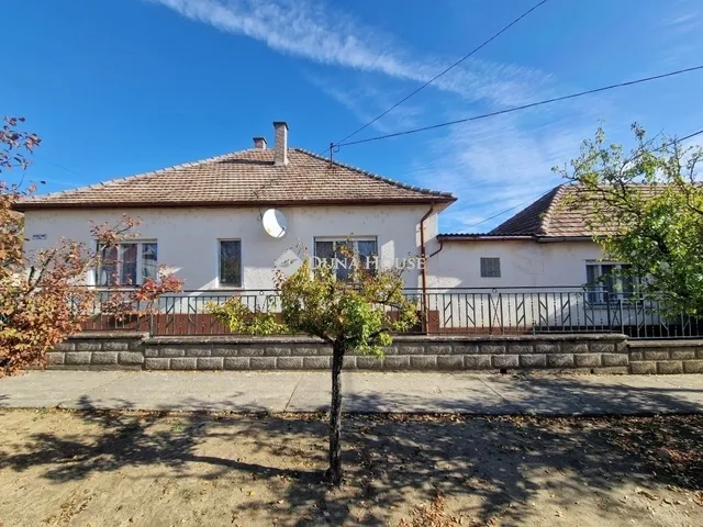 Eladó ház Baja 140 nm