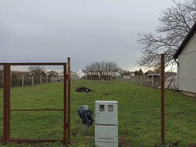 Eladó telek Deszk 1503 nm