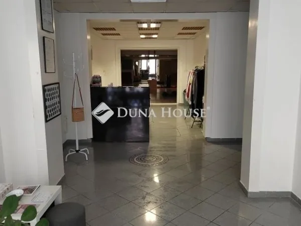 Eladó kereskedelmi és ipari ingatlan Szeged 270 nm