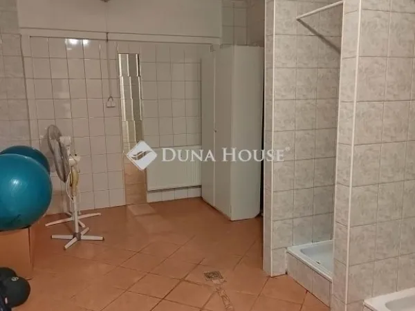 Eladó kereskedelmi és ipari ingatlan Szeged 270 nm