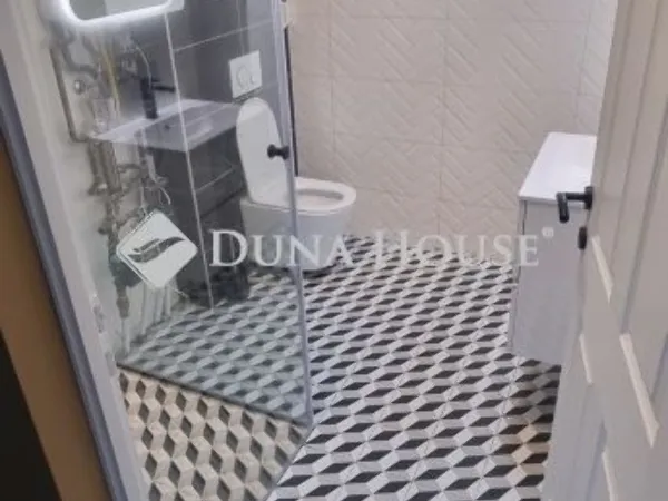 Eladó kereskedelmi és ipari ingatlan Szeged 175 nm