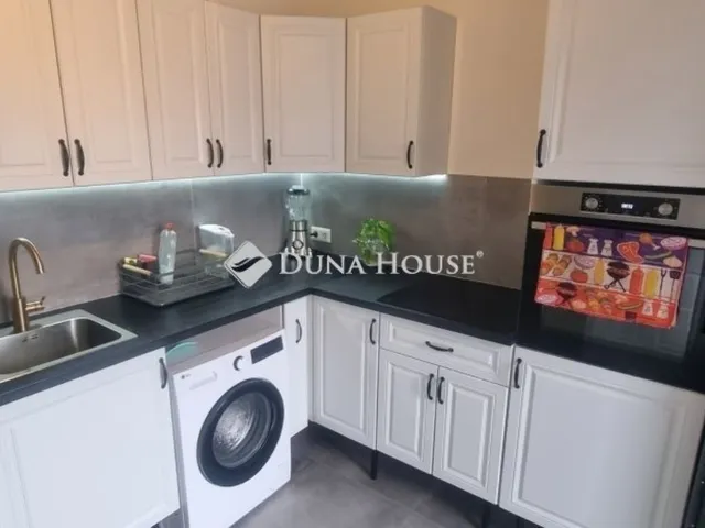 Eladó kereskedelmi és ipari ingatlan Szeged 175 nm