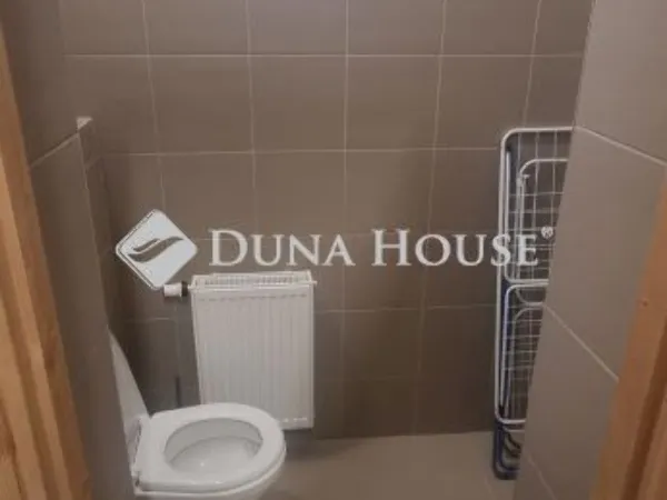 Eladó kereskedelmi és ipari ingatlan Szeged 175 nm