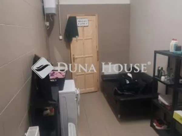 Eladó kereskedelmi és ipari ingatlan Szeged 175 nm