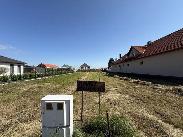 Eladó telek Deszk 832 nm