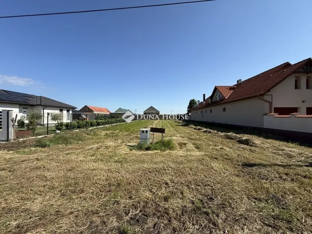 Eladó telek Deszk 832 nm