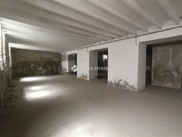 Eladó kereskedelmi és ipari ingatlan Szeged 399 nm