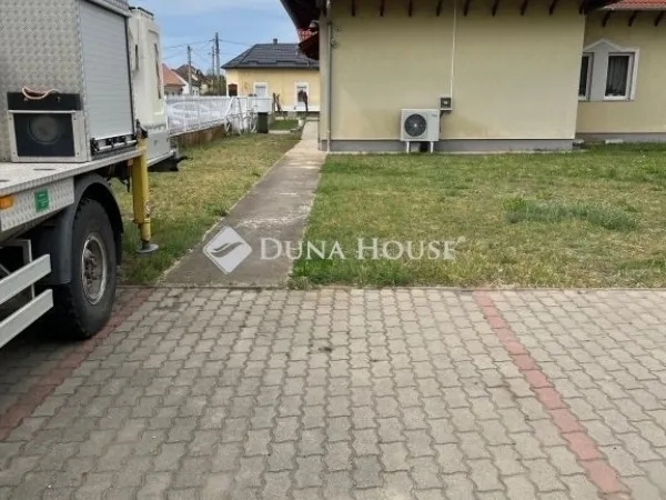 Eladó kereskedelmi és ipari ingatlan Kistelek 355 nm