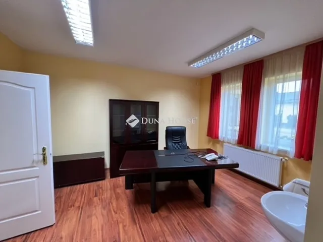 Eladó kereskedelmi és ipari ingatlan Kistelek 355 nm